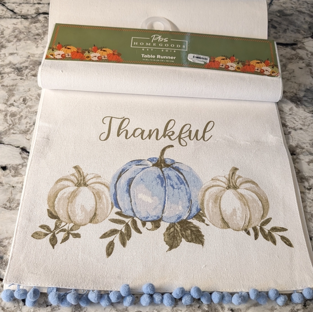 🆕🍁🍂Fall Table Runner - Picture 2 of 4